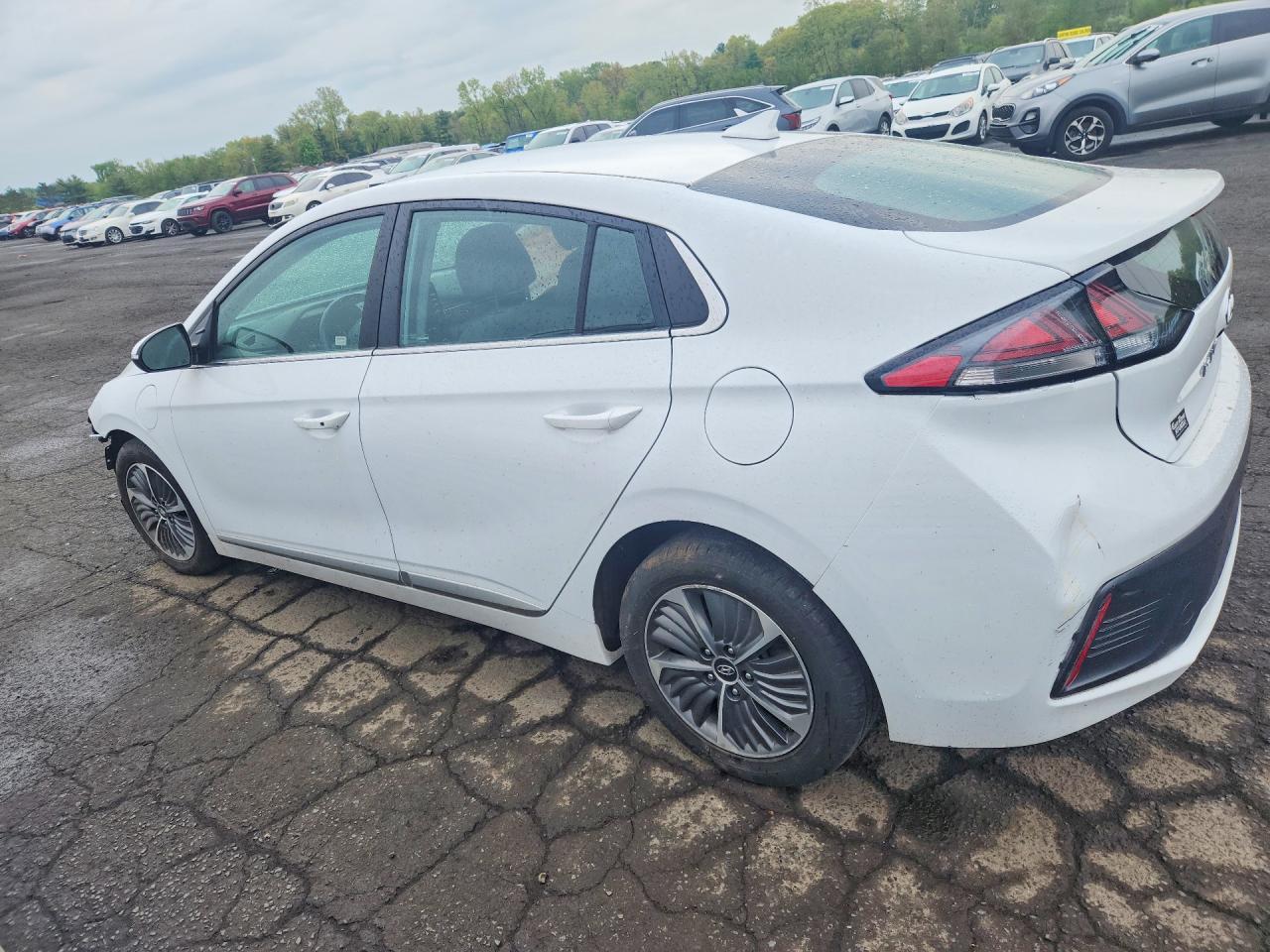 2021 Hyundai Ioniq Sel - Image 2