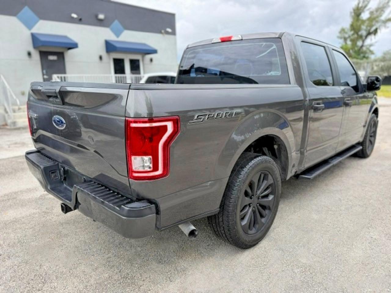 2016 Ford F150 Supercrew - Фото 3