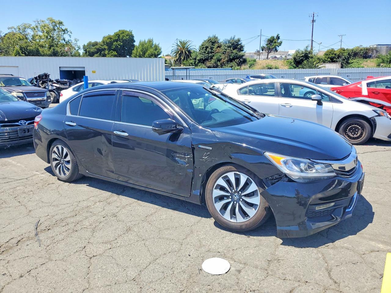 2017 Honda Accord Hybrid Exl - Image 4