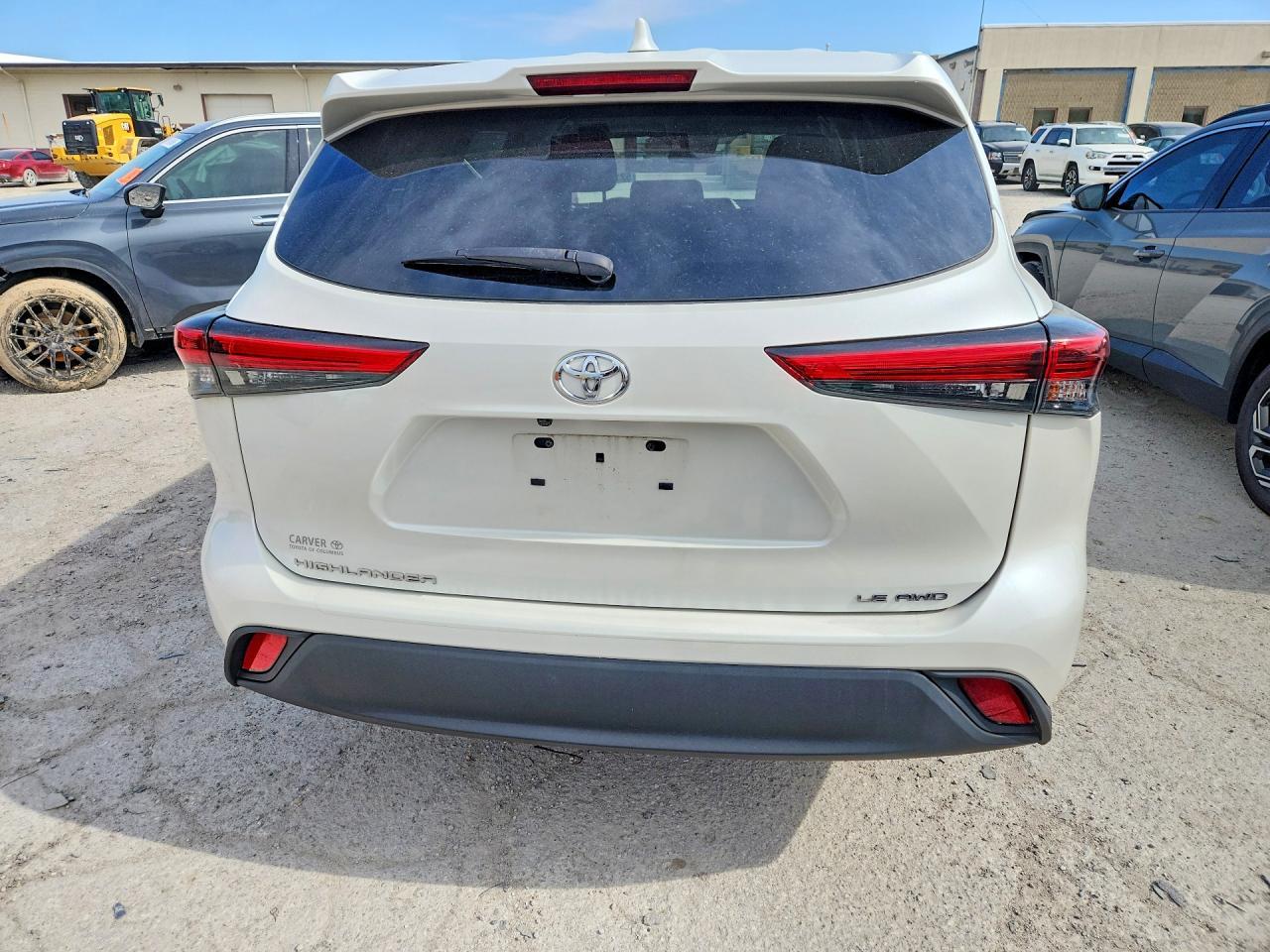 2021 Toyota Highlander Le - Image 6