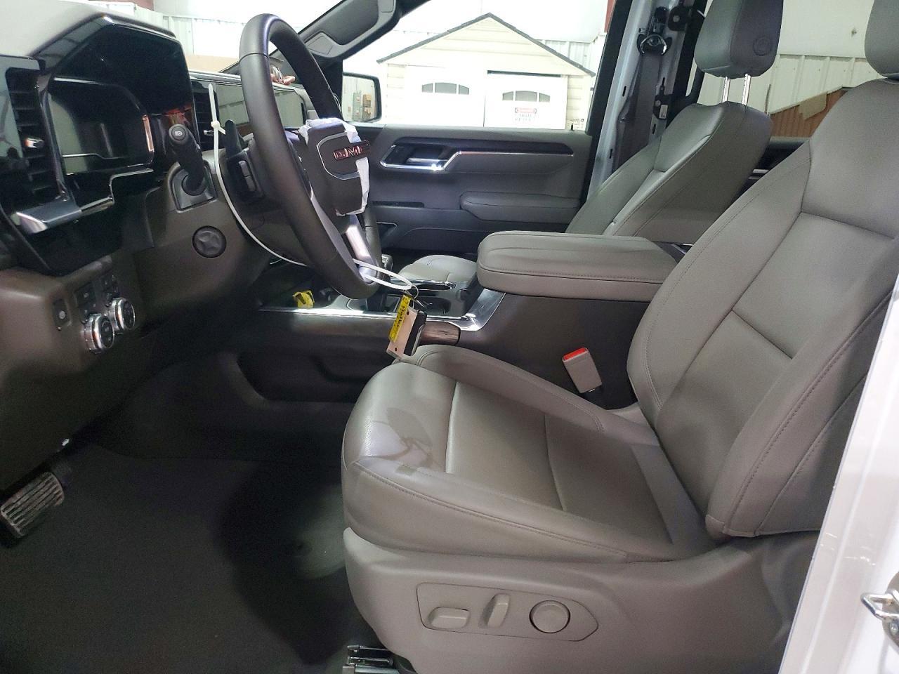 2025 GMC Sierra K1500 Slt - Image 7