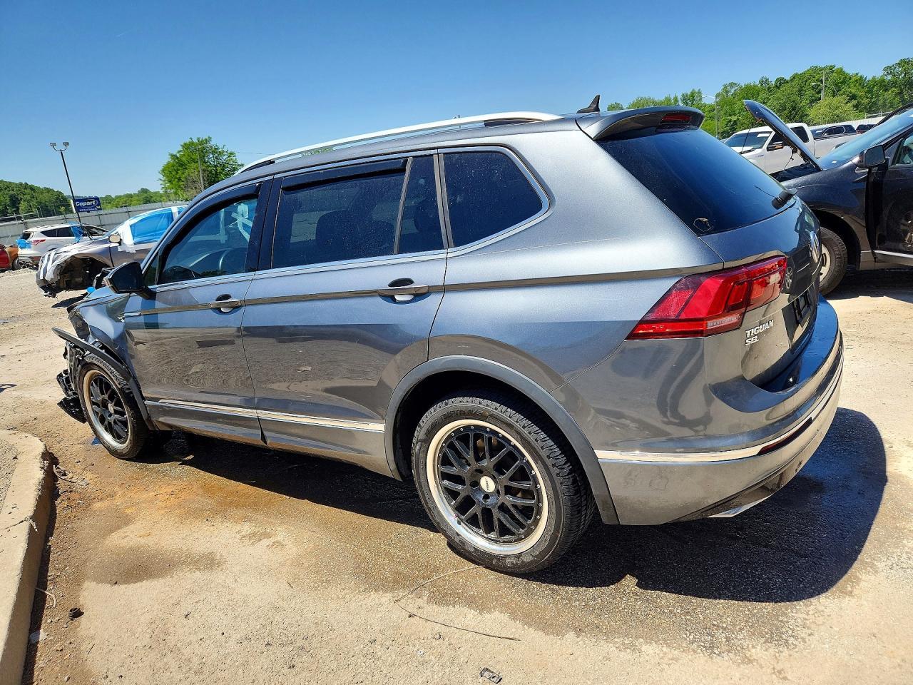 2019 Volkswagen Tiguan Se - Image 2