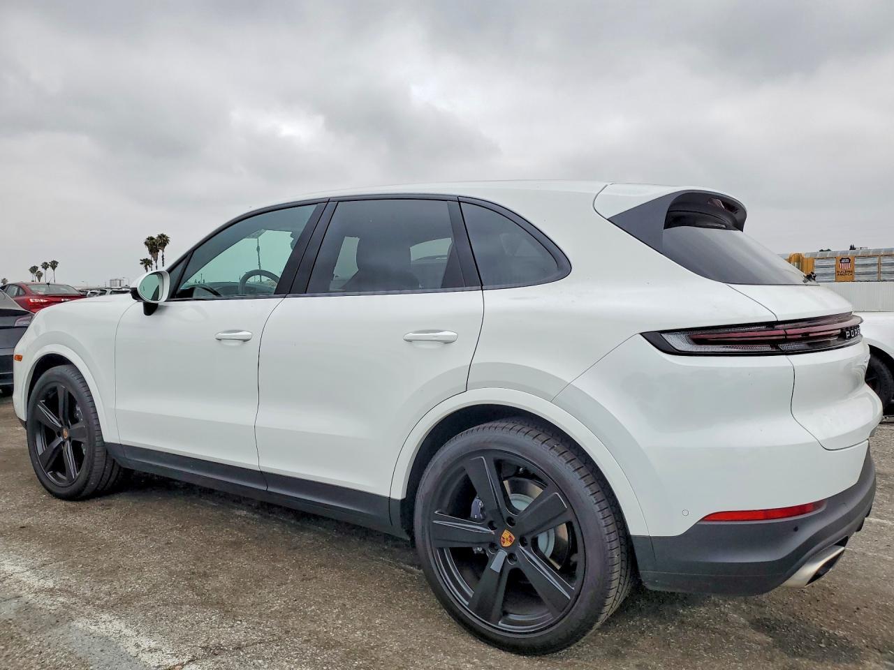 2025 Porsche Cayenne - Image 2