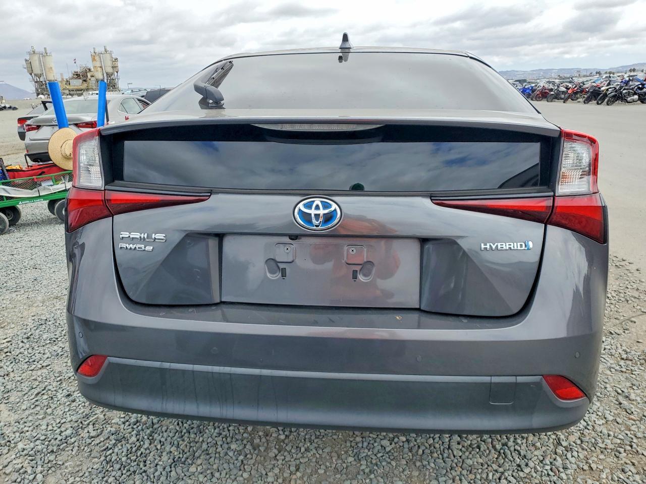 2020 Toyota Prius Le Awd-E - Фото 6