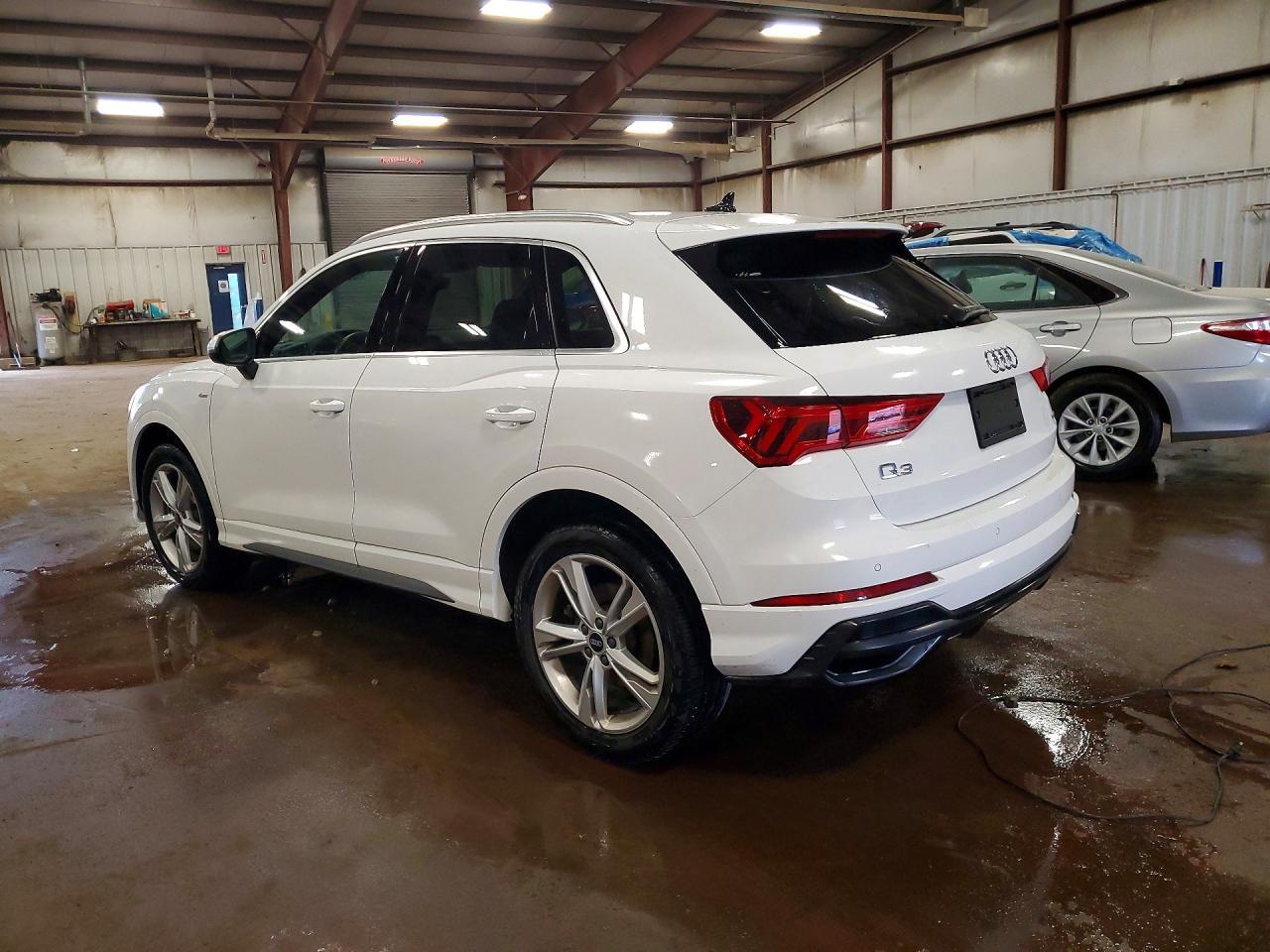 2022 Audi Q3 Premium Plus S Line 45 - Фото 2