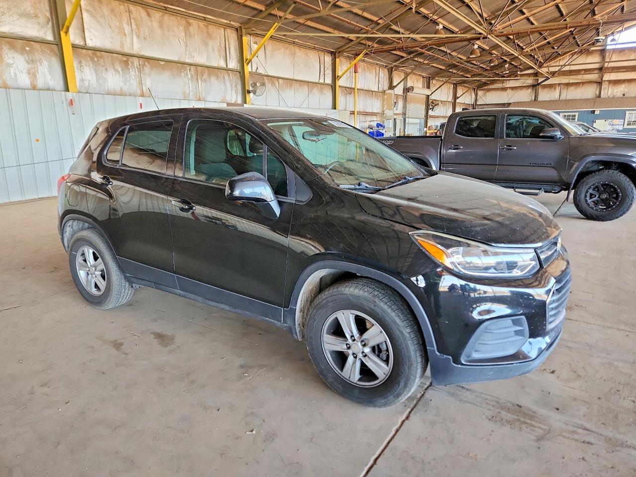 2022 Chevrolet Trax Ls - Image 4