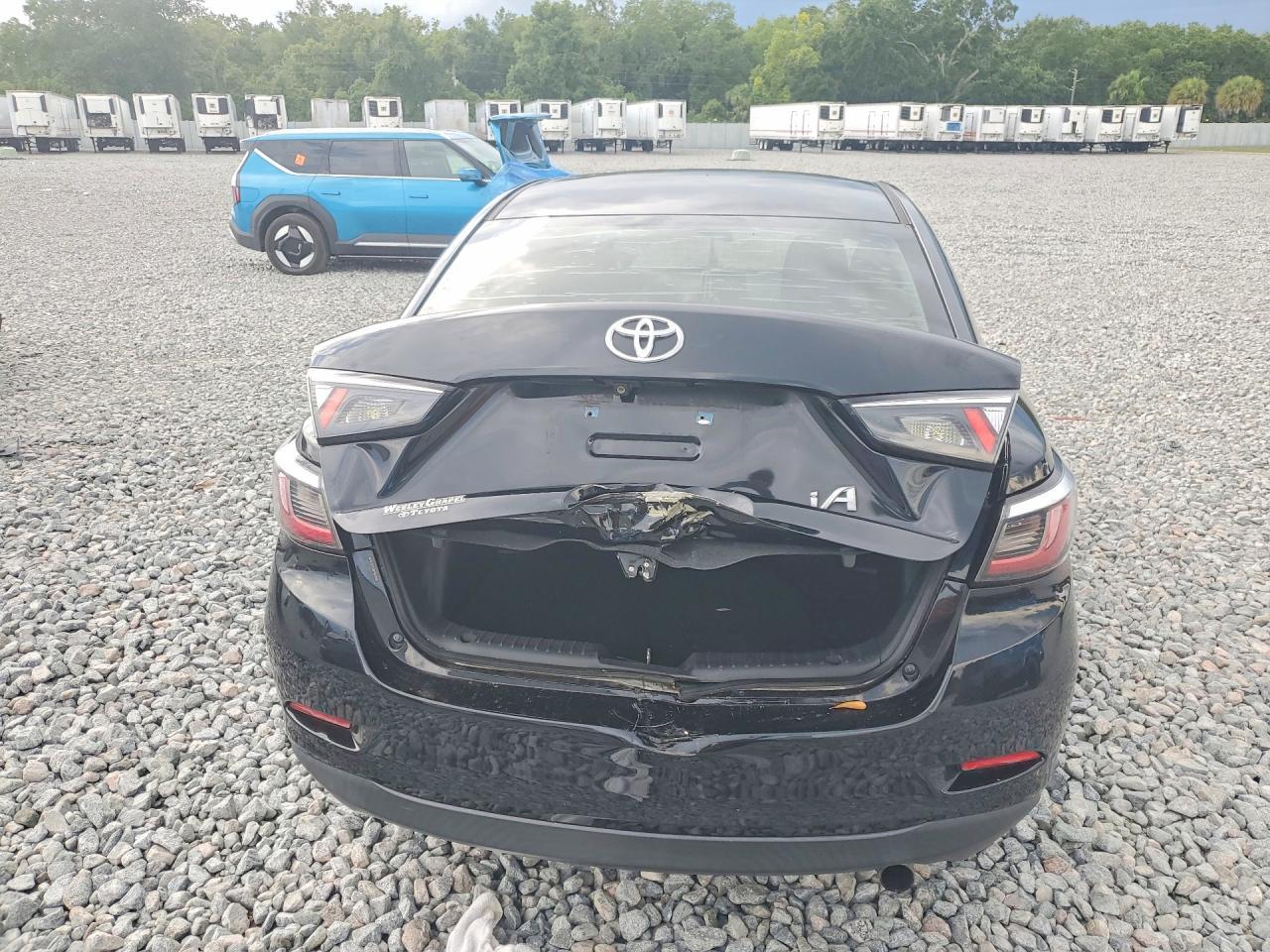 2017 Toyota Yaris Ia Base - Image 6