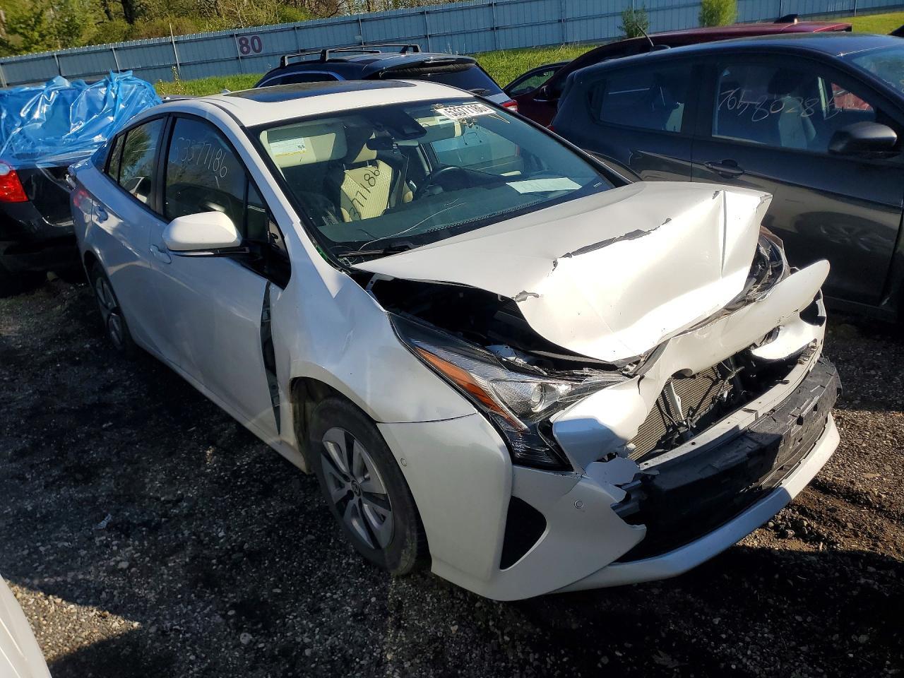 2018 Toyota Prius Three - Фото 4