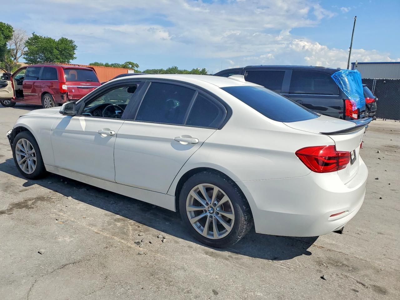 2018 BMW 320 I - Image 2