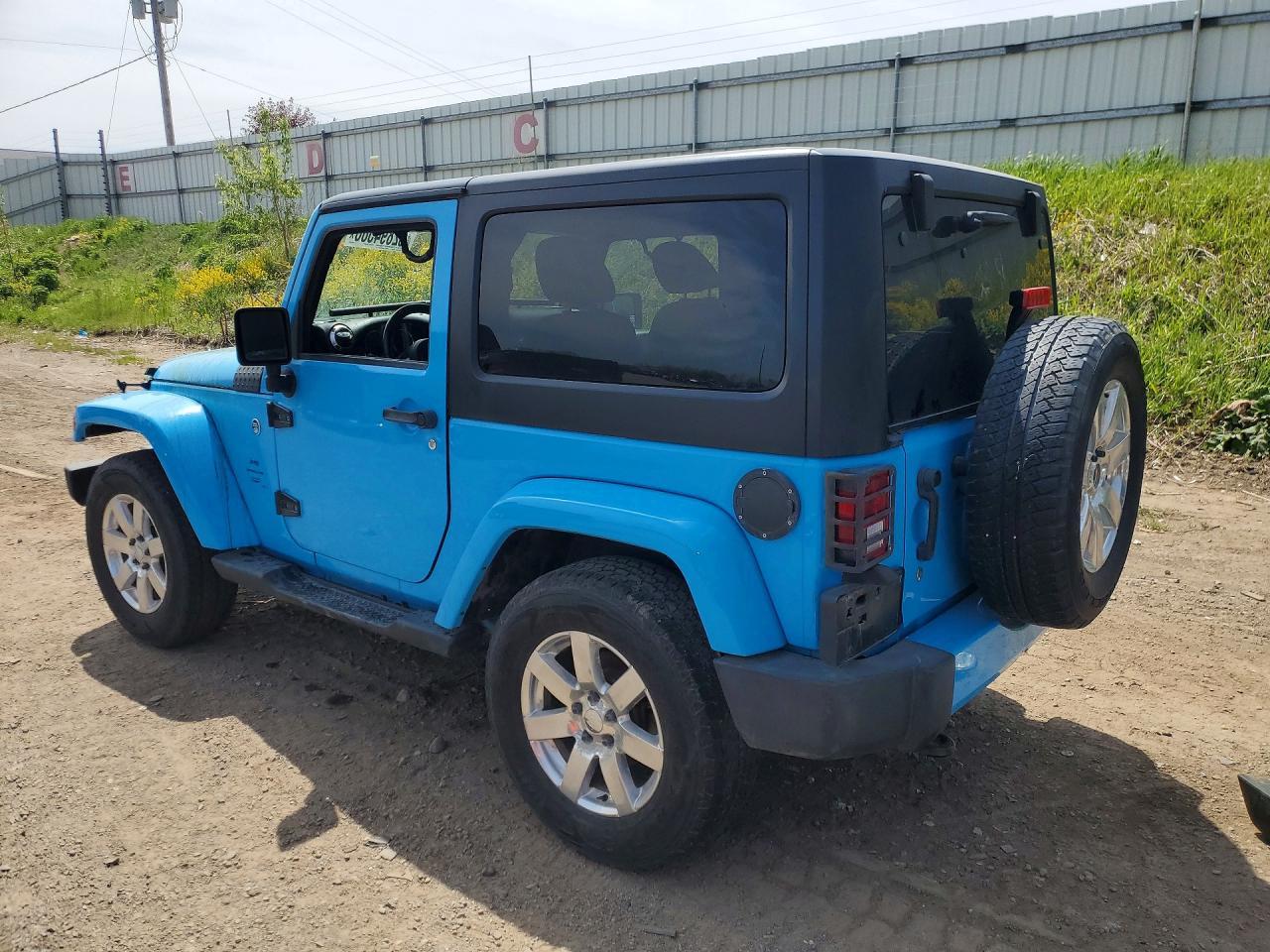 2017 Jeep Wrangler Sahara - Фото 2