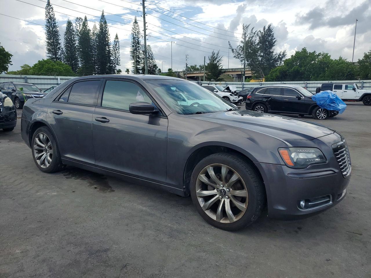2014 Chrysler 300 S - Image 4