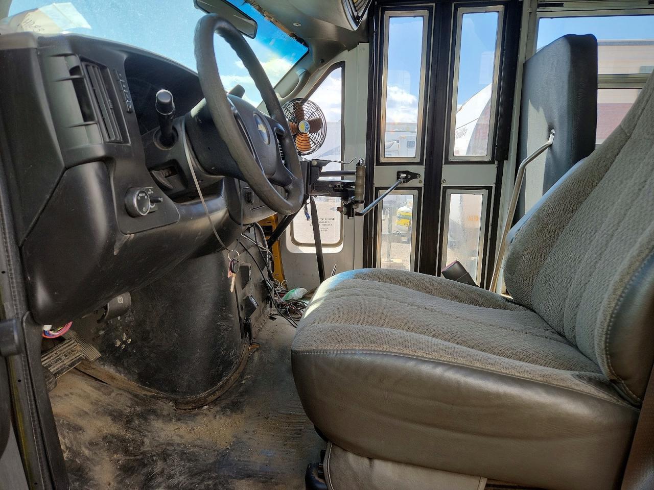 2012 Chevrolet Express G3500 - Image 7