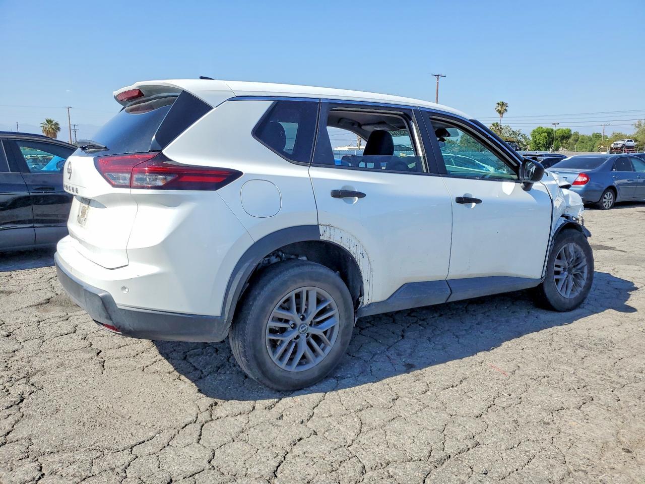 2024 Nissan Rogue S - Image 3