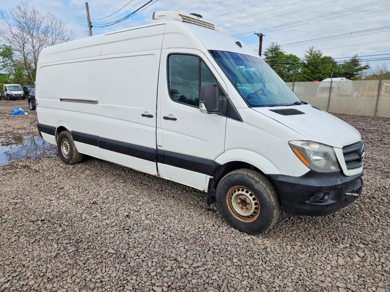 2015 Mercedes Benz Sprinter 2500 Refrigerated Delivery Van - Image 4