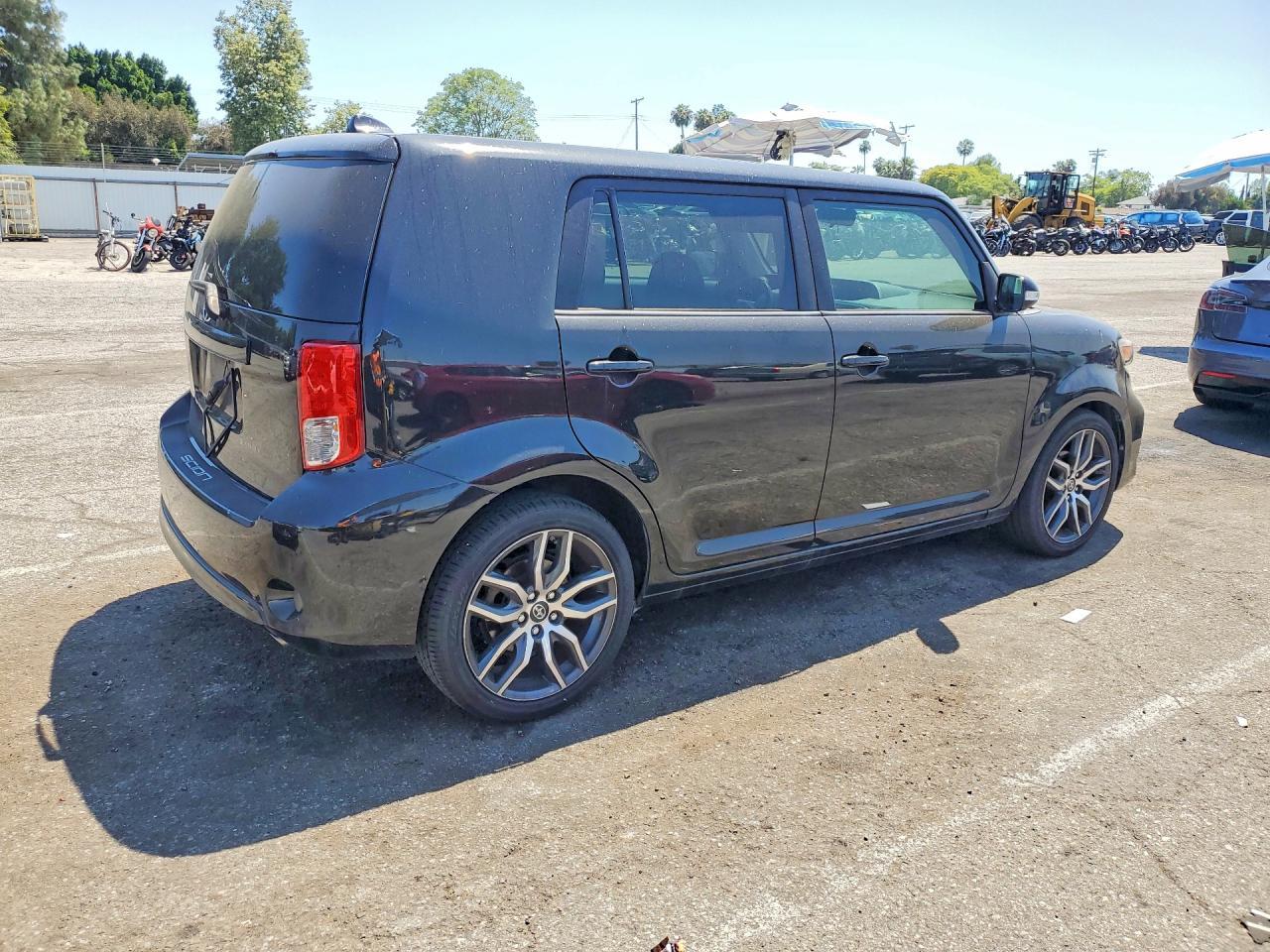 2013 Scion Xb Base - Фото 3
