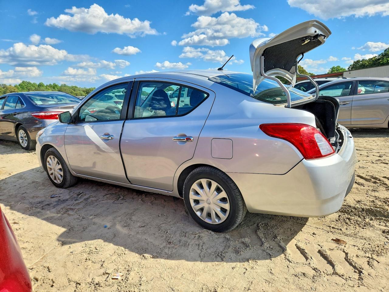 2019 Nissan Versa Sv - Фото 2