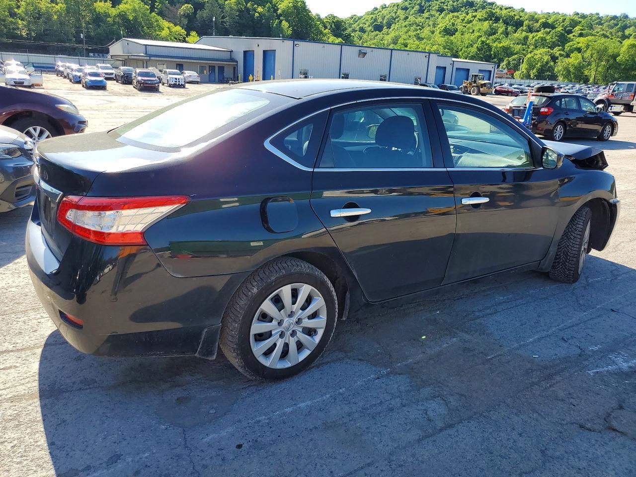 2015 Nissan Sentra S - Фото 3