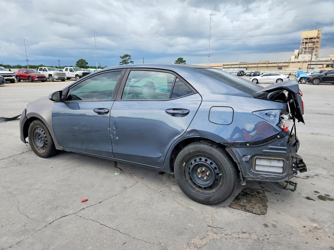 2017 Toyt Corolla - Фото 2