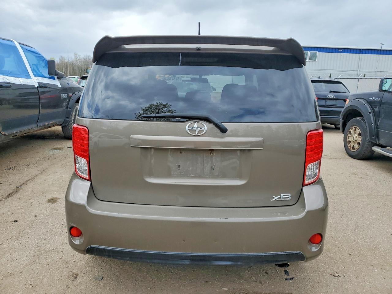 2013 Scion Xb Base - Фото 6