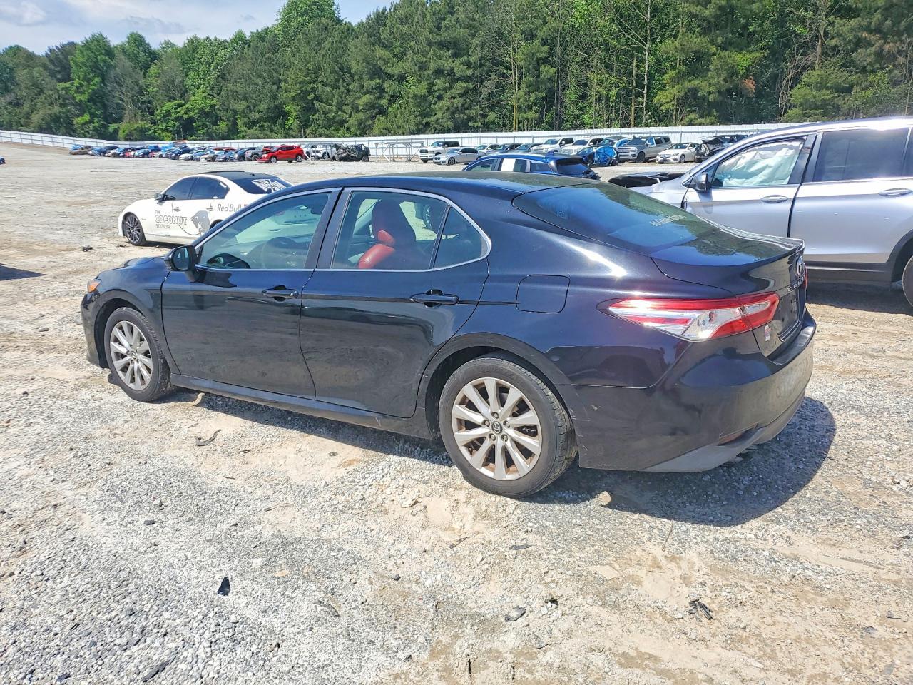 2018 Toyota Camry Le - Фото 2