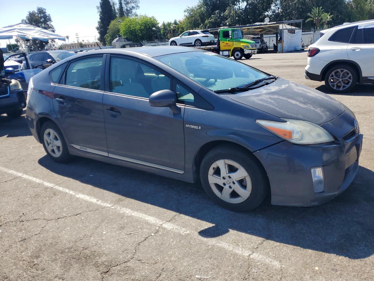 2011 Toyota Prius Two - Image 4