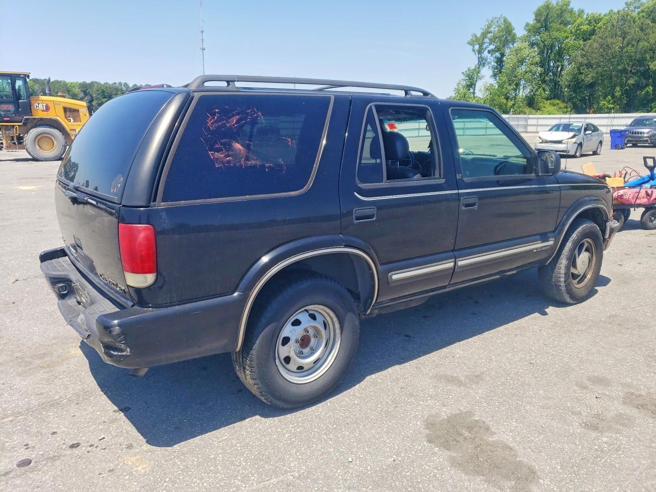2000 Chevrolet Blazer - Image 3