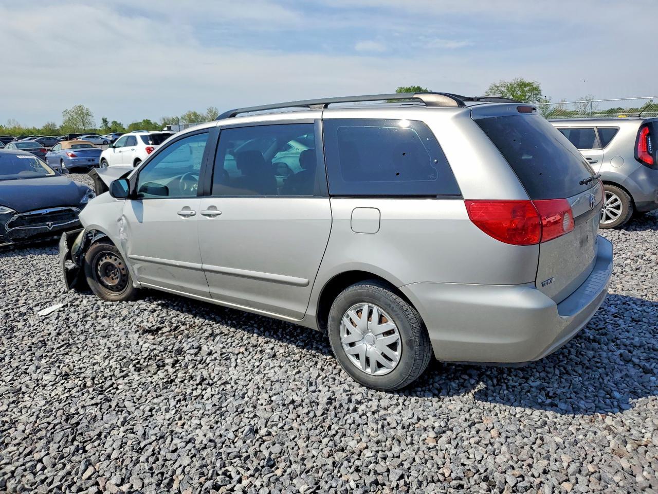 2006 Toyota Sienna Ce 7 Passenger - Image 2