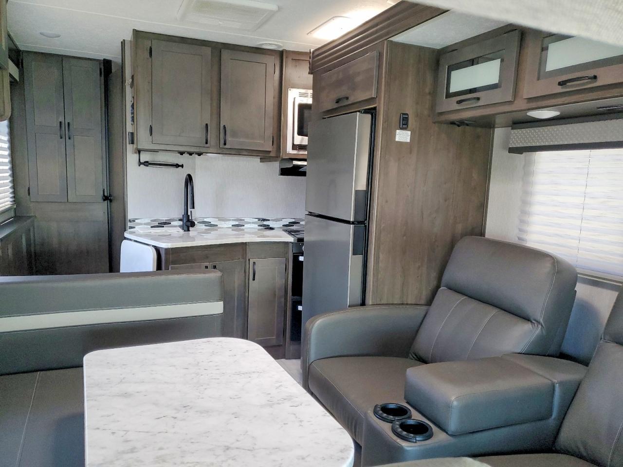 2024 Coachmen Leprechaun Rv - Image 6