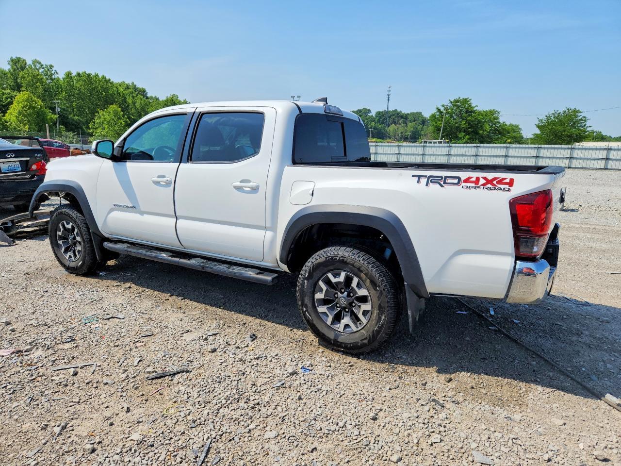 2019 Toyota Tacoma Trd Off-Road - Image 2