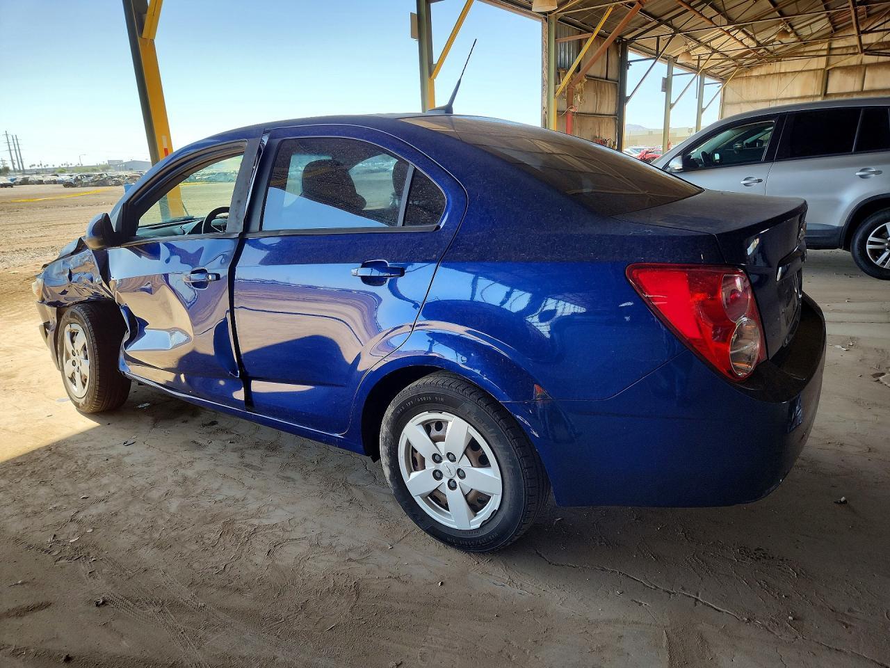 2013 Chevrolet Sonic Ls - Фото 2