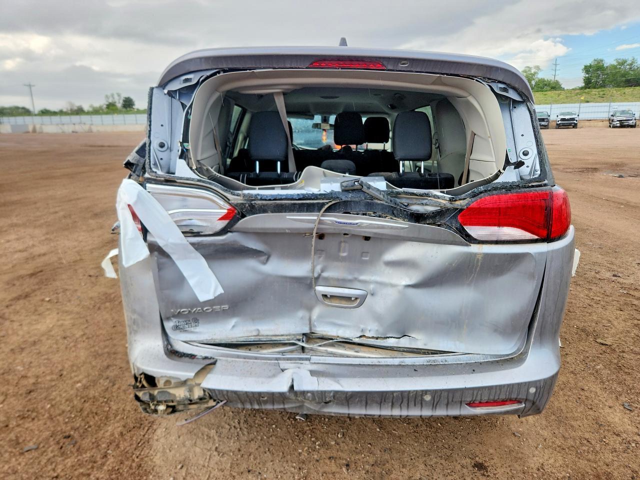 2020 Chrysler Voyager L - Фото 6