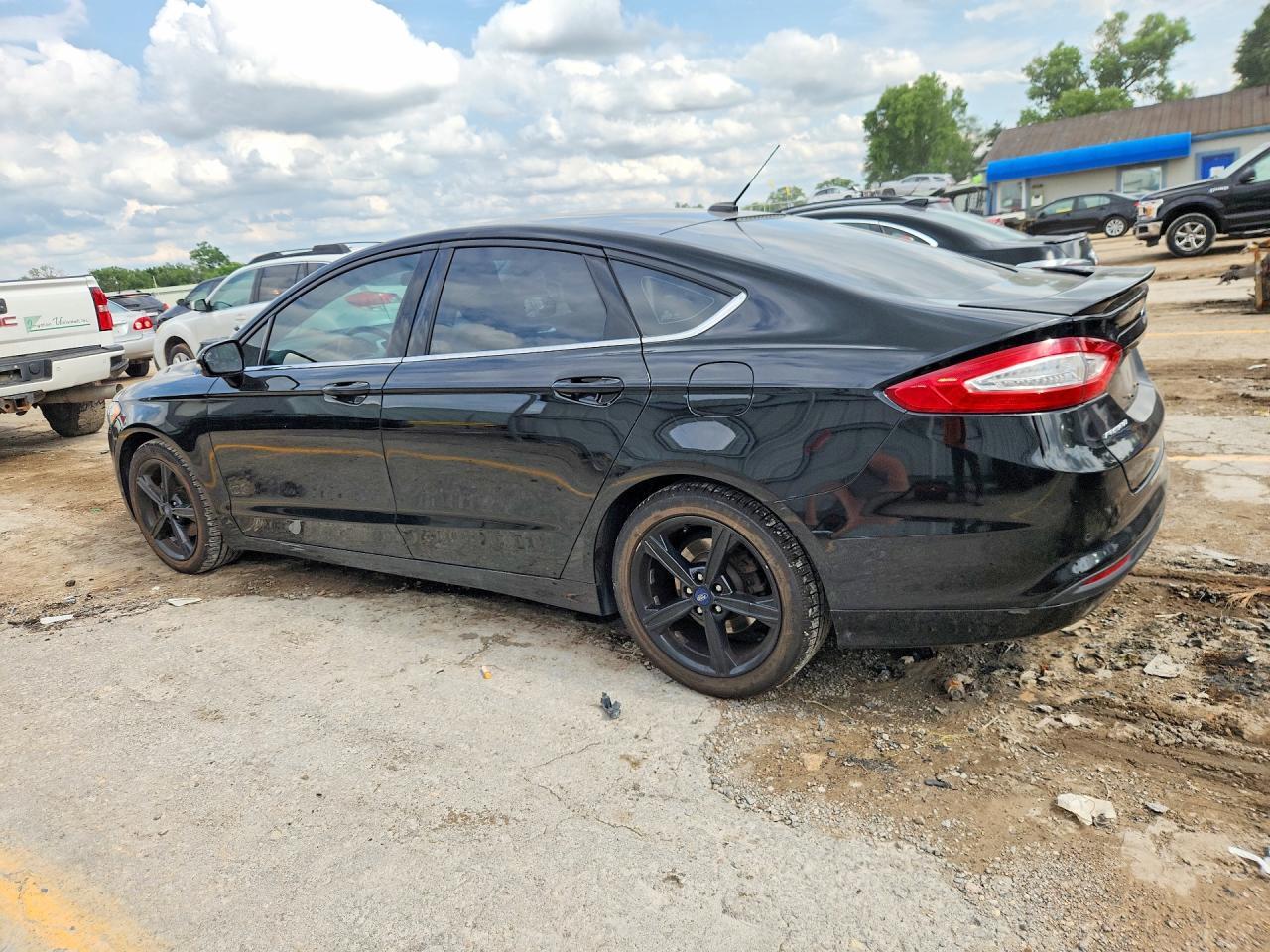 2016 Ford Fusion Se - Фото 2