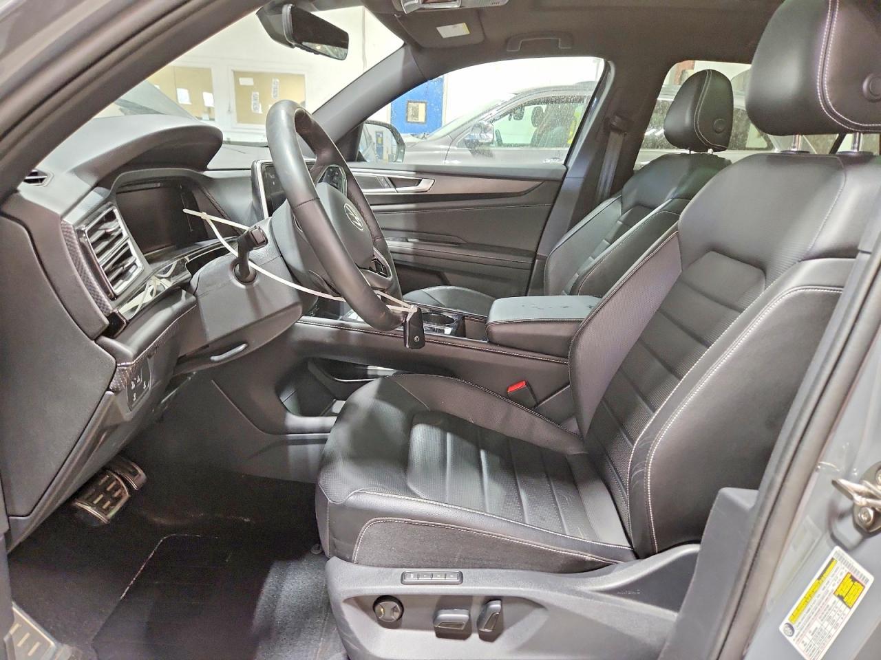 2024 Volkswagen Atlas Cross Sport Sel R-Line - Image 7