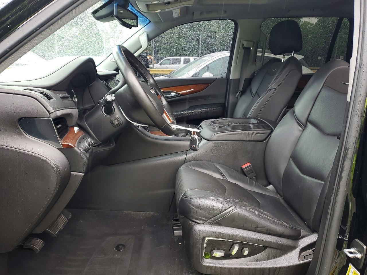 2016 Cadillac Escalade Luxury - Image 7