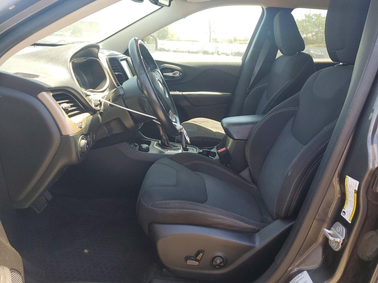 2015 Jeep Cherokee Latitude - Image 7
