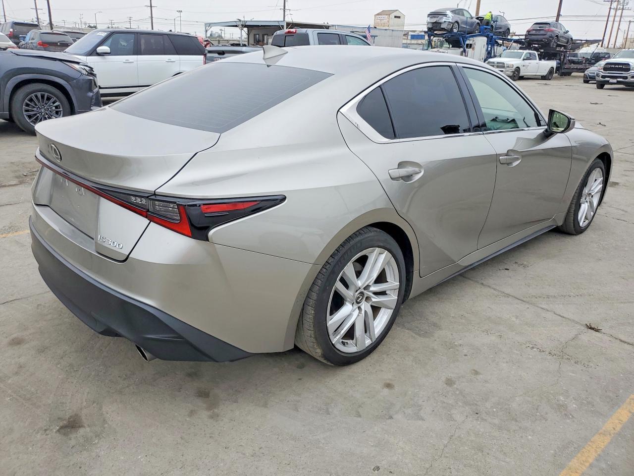 2023 Lexus Is 300 - Image 3