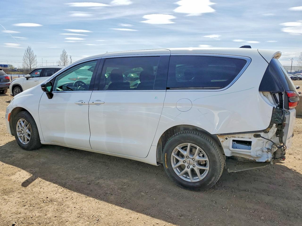2024 Chrysler Pacifica Touring L - Фото 2