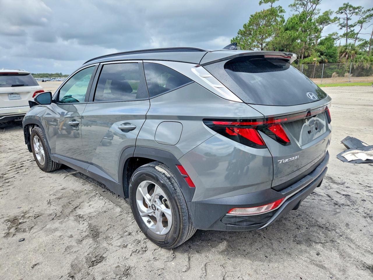 2024 Hyundai Tucson Sel - Image 2