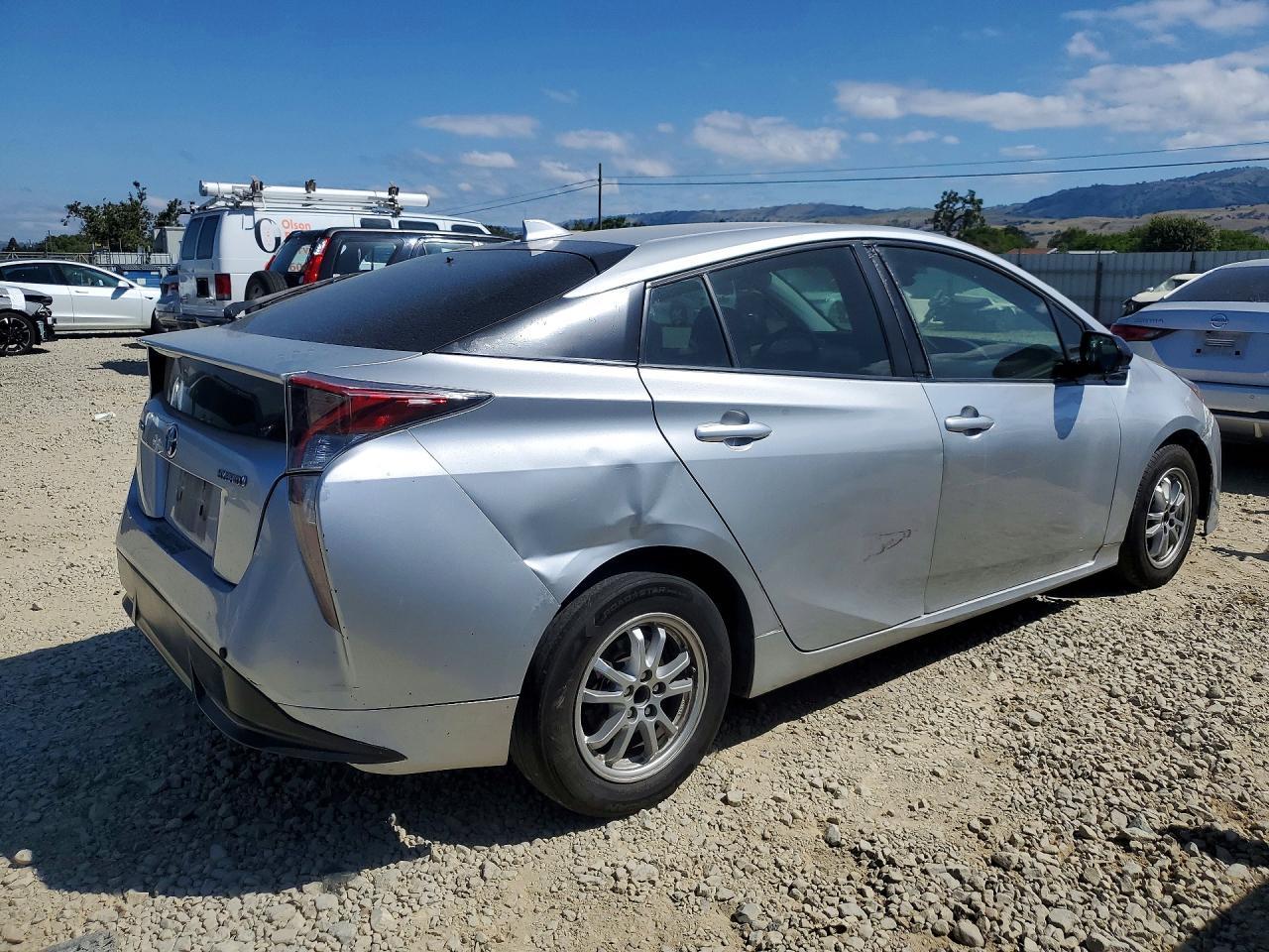 2016 Toyt Prius Hybr - Фото 3