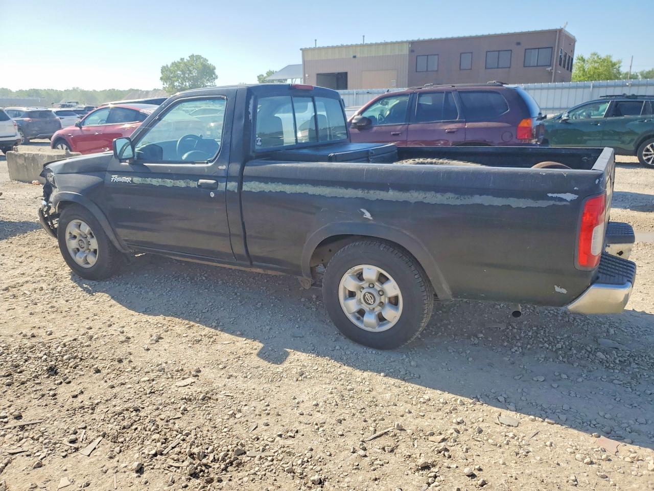 1998 Nissan Frontier Xe - Фото 2