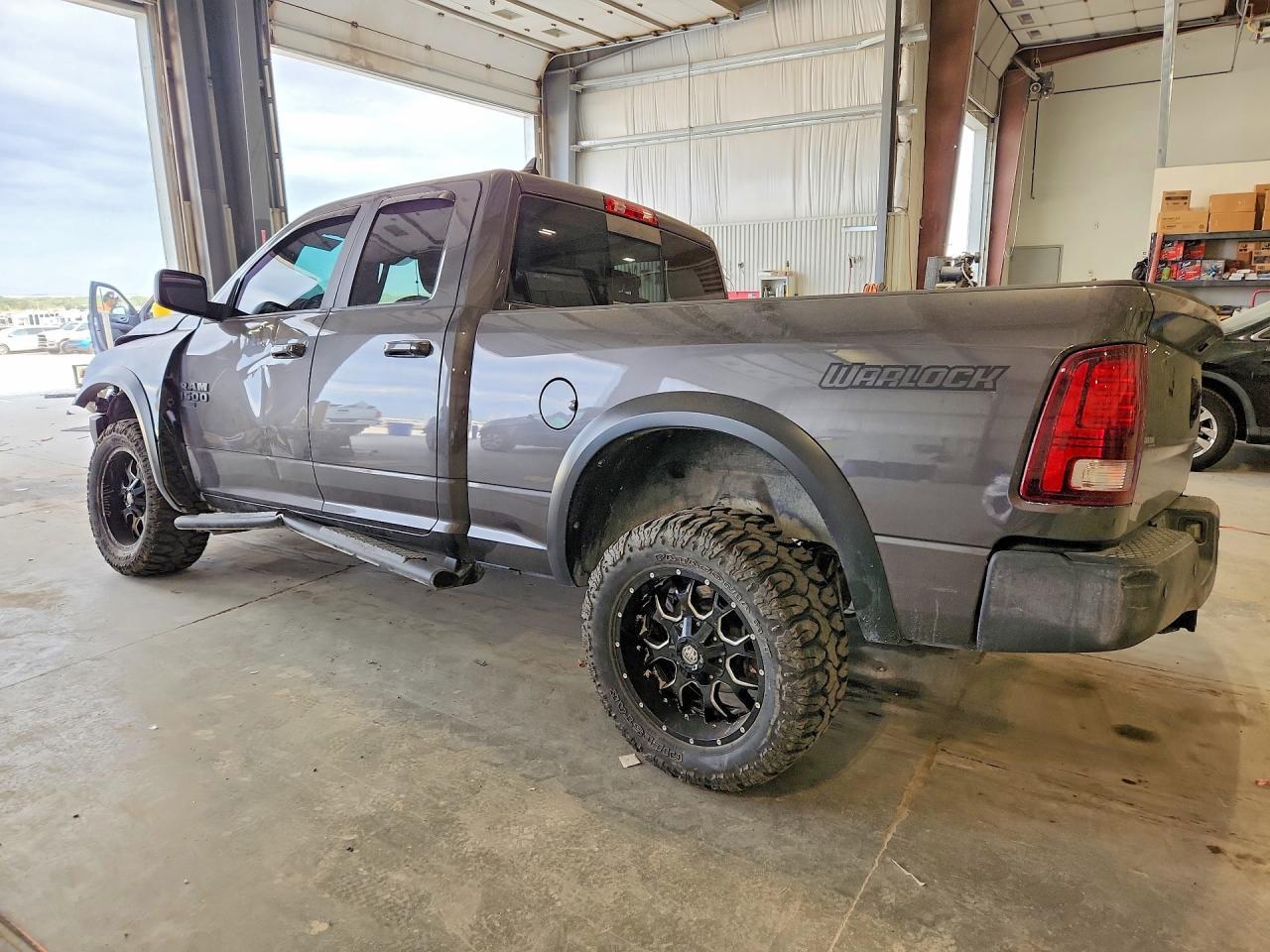 2019 Ram 1500 Classic Slt - Image 2