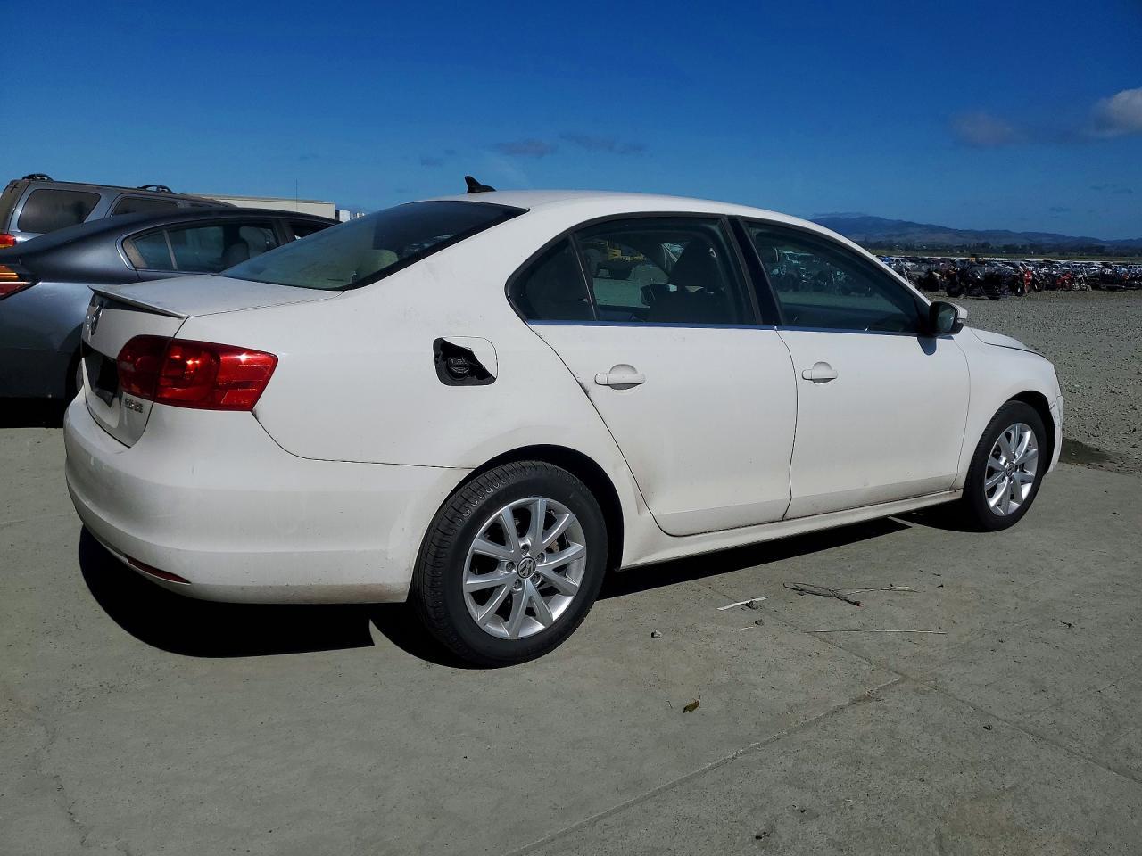 2013 Volkswagen Jetta Se - Image 3