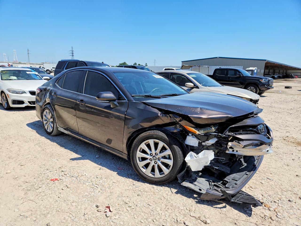 2020 Toyota Camry Le - Фото 4