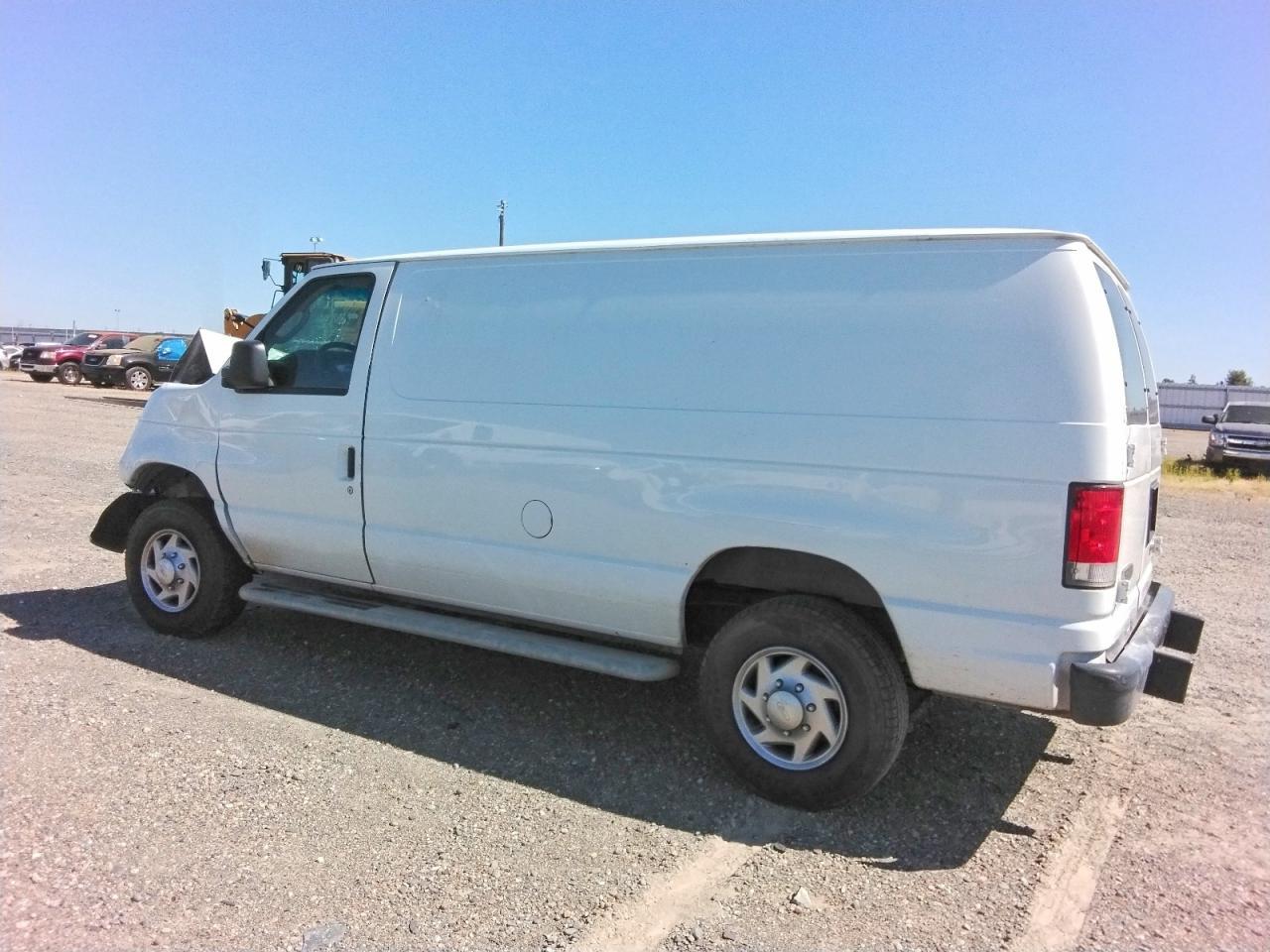 2014 Ford Econoline E250 Van - Фото 2