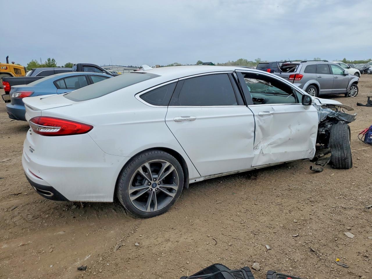 2019 Ford Fusion Titanium - Image 3