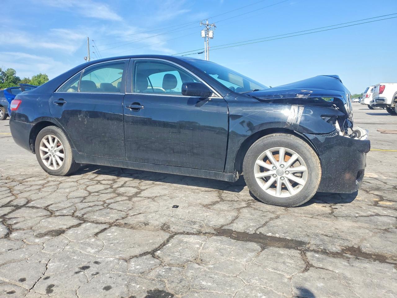 2010 Toyota Camry Xle - Image 4