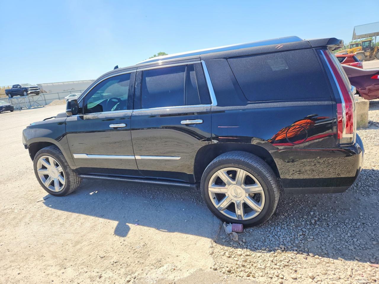 2018 Cadillac Escalade Platinum - Image 2