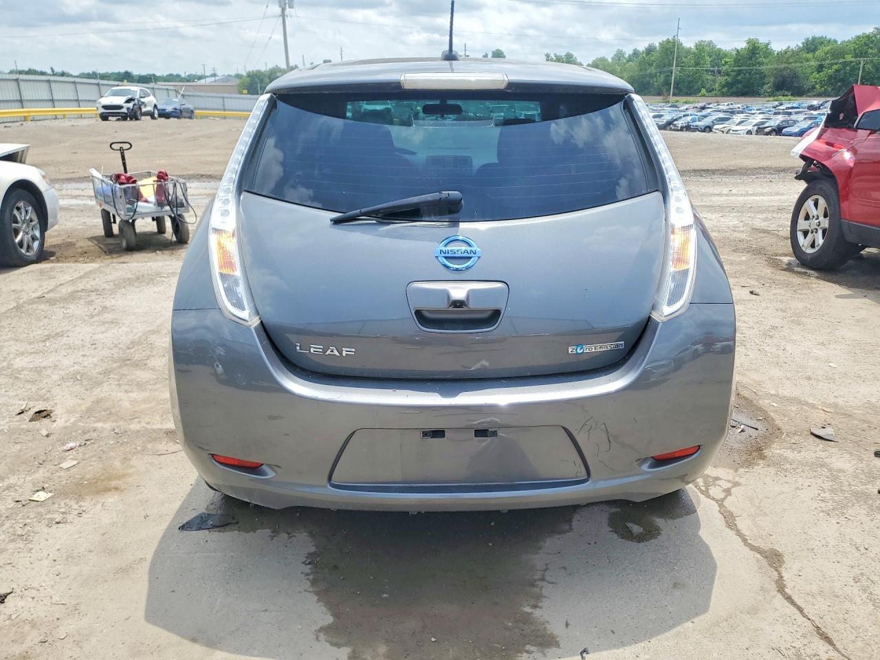 2017 Nissan Leaf S - Фото 6