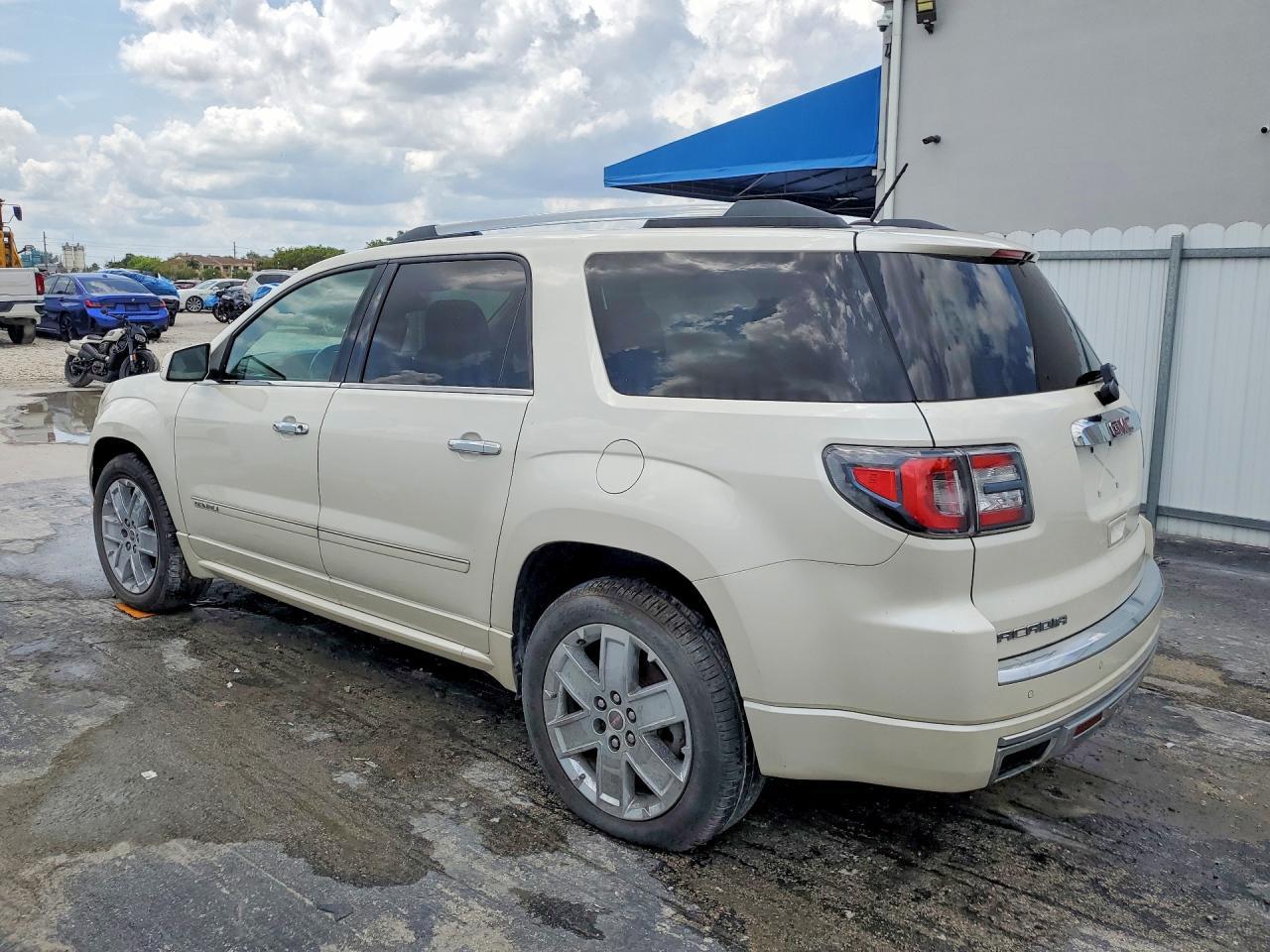 2015 GMC Acadia Denali - Фото 2