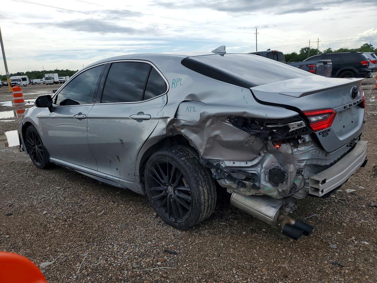 2022 Toyota Camry Xse - Фото 2